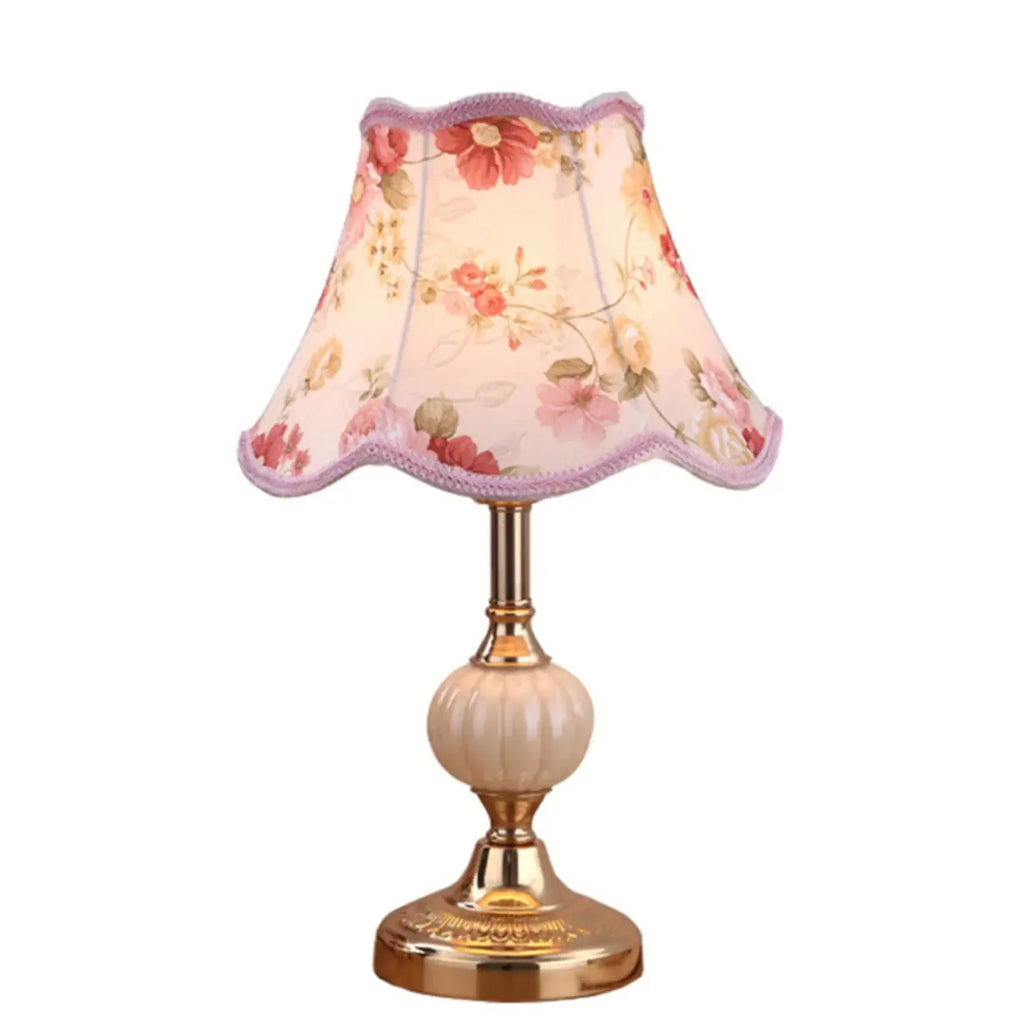 Lampe de table classique et élégante en métal avec abat-jour en tissu