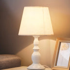 Lampe de table vintage à LED avec abat-jour en tissu et pied en métal noir