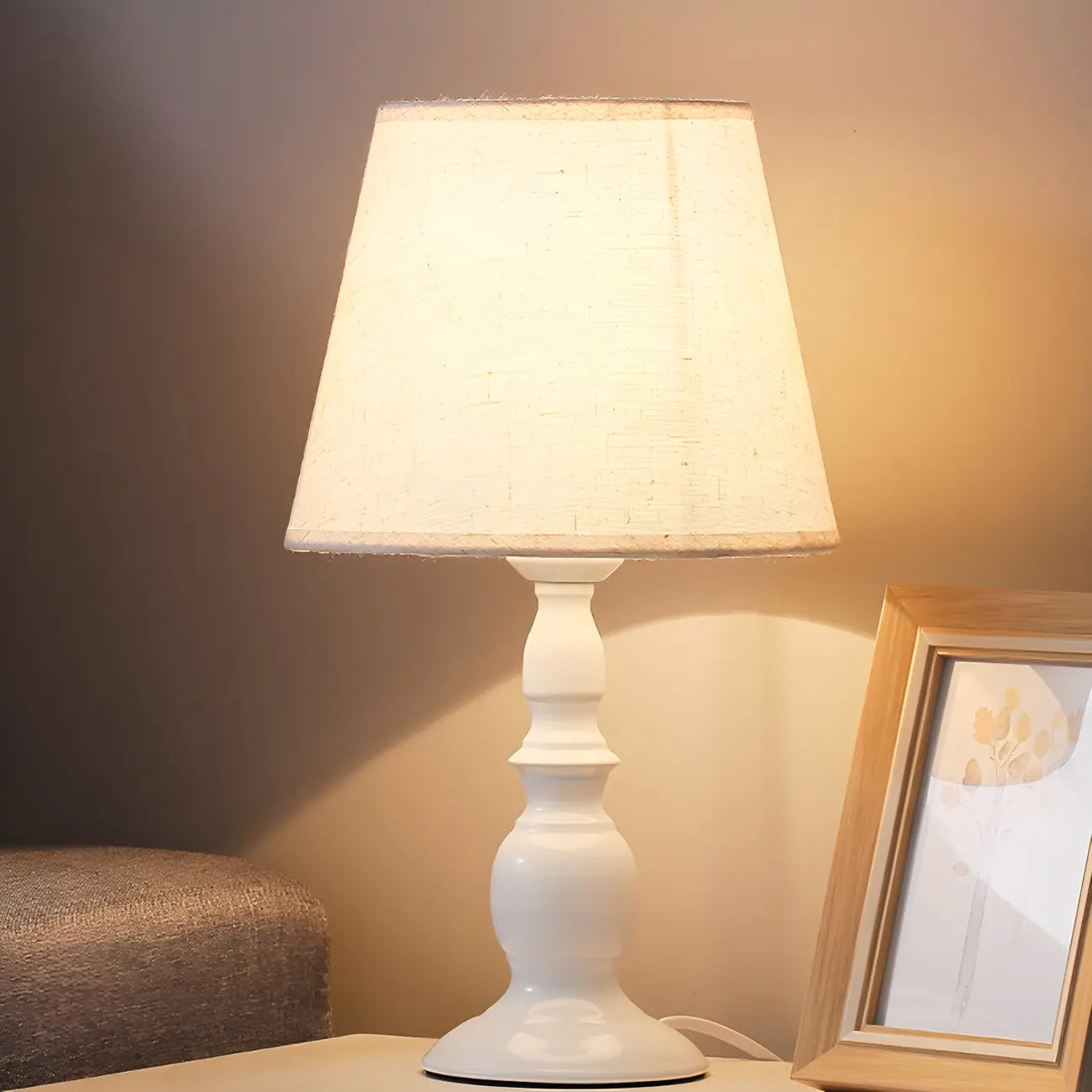Lampe de table vintage à LED avec abat-jour en tissu et pied en métal noir