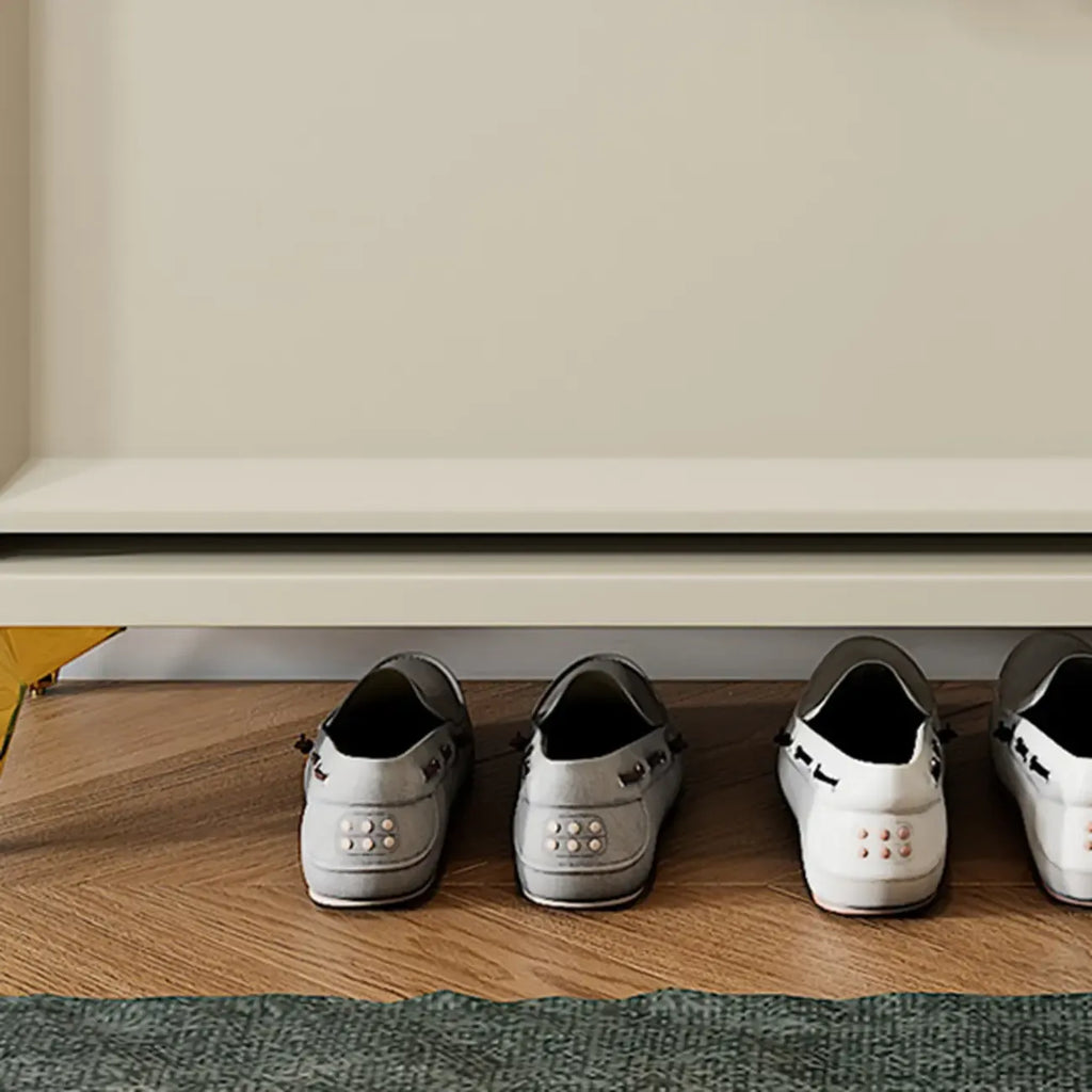 Meuble à chaussures étroit et moderne en bois blanc avec façade rabattable et réglable
