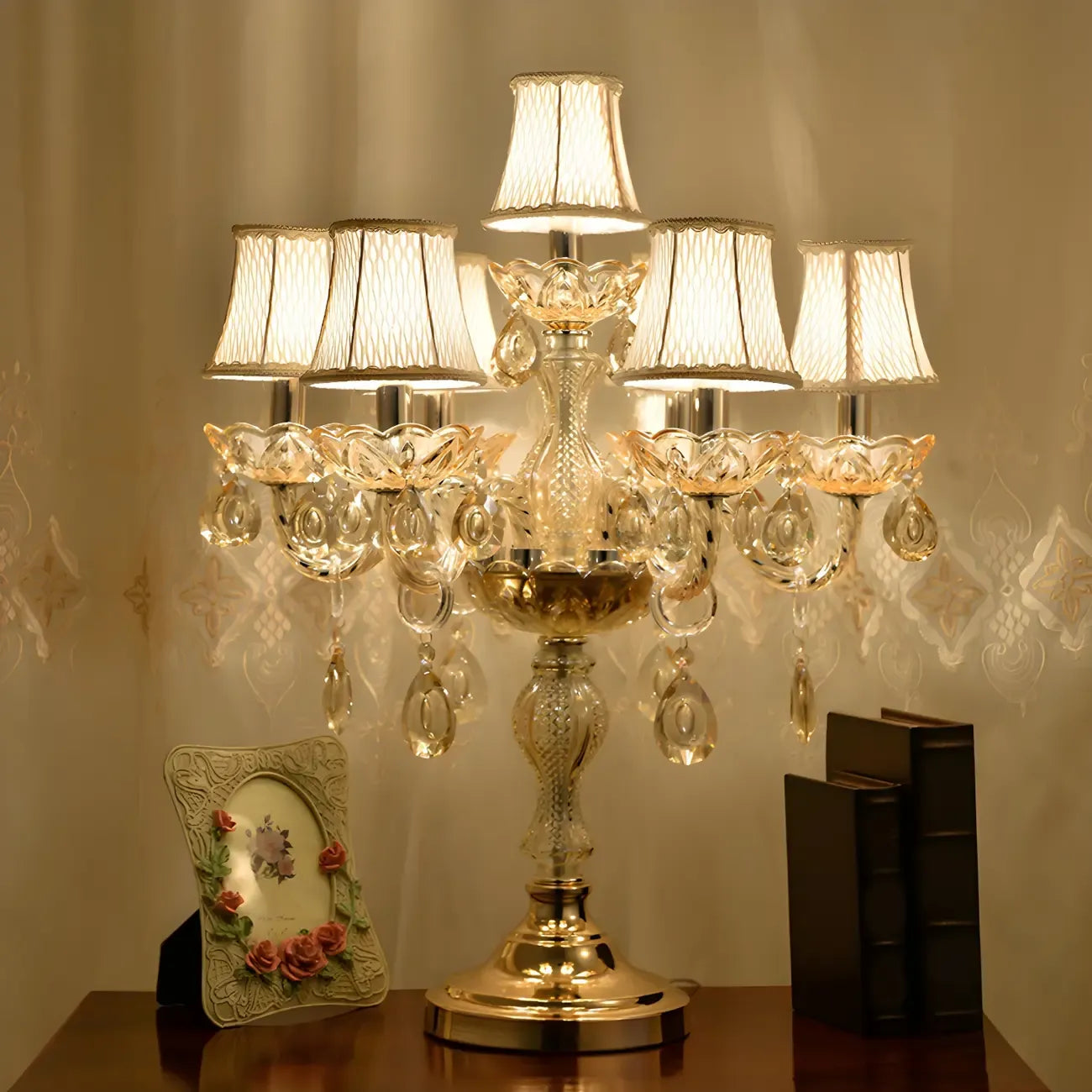Lampe de table candélabre en cristal doré à plusieurs lumières de luxe