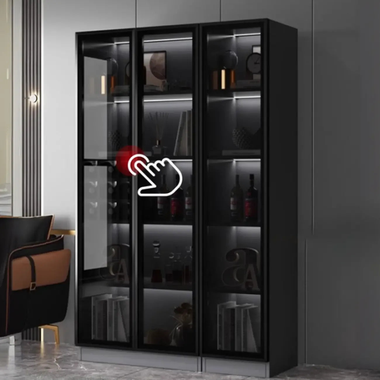 Vitrine haute contemporaine en bois noir et verre