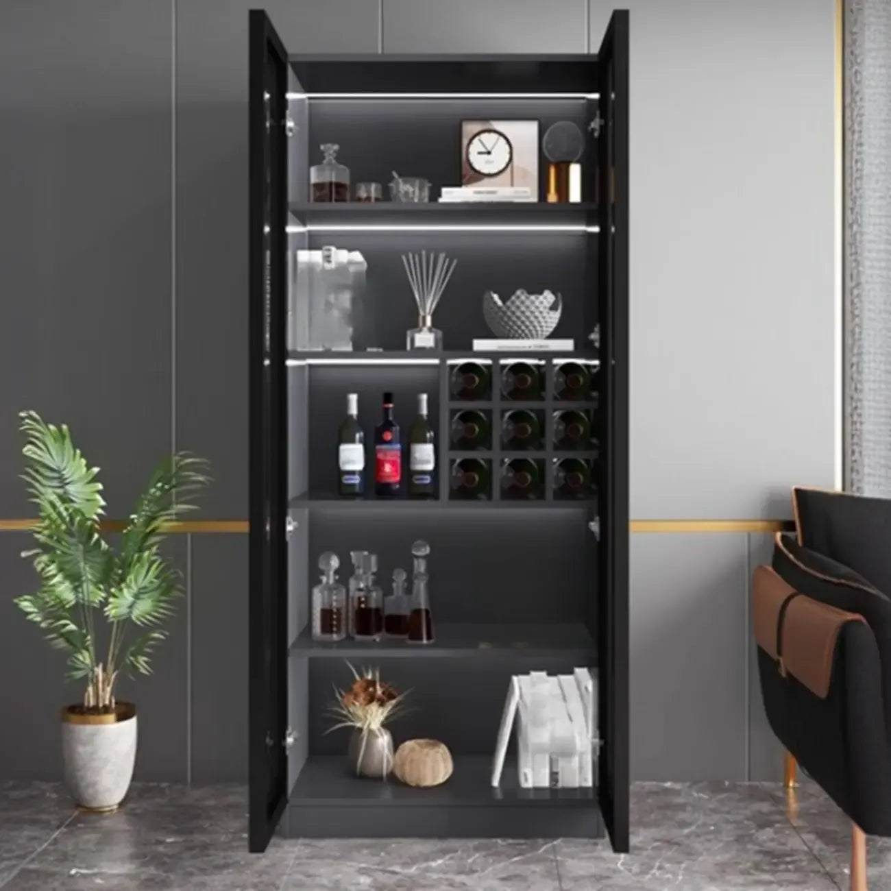 Vitrine haute contemporaine en bois noir et verre