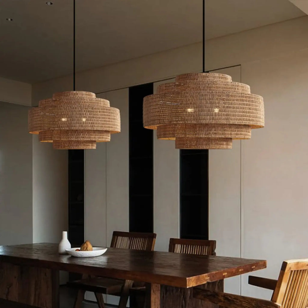 Suspension à plusieurs niveaux en rotin marron style Wabi-Sabi pour salle à manger