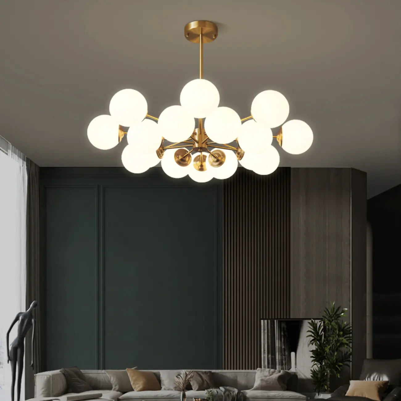 Lustre Sputnik doré moderne avec globe en verre blanc