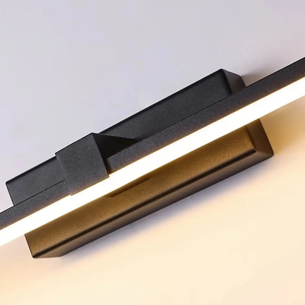 Applique murale minimaliste et linéaire à LED avec lumière naturelle