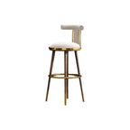 Tabouret de bar Glam Wood recouvert de velours et orné de détails dorés