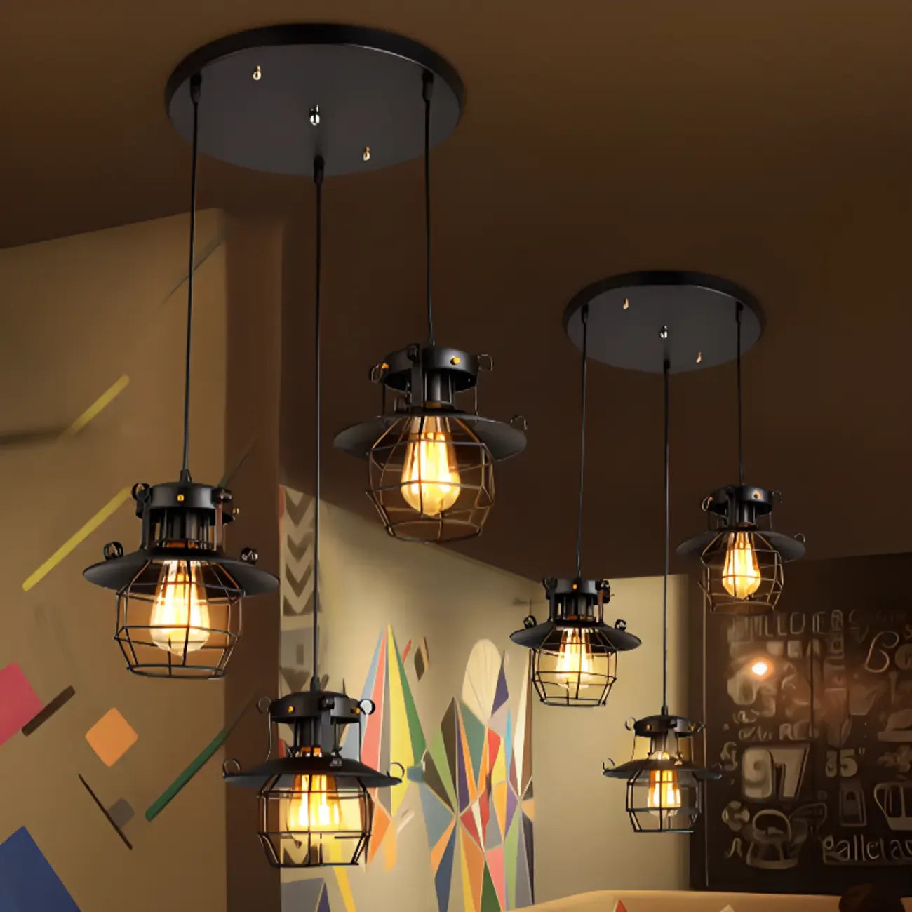Suspension gothique en fer noir avec cage lumineuse