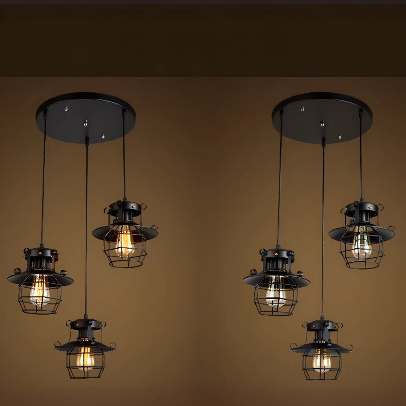Suspension gothique en fer noir avec cage lumineuse