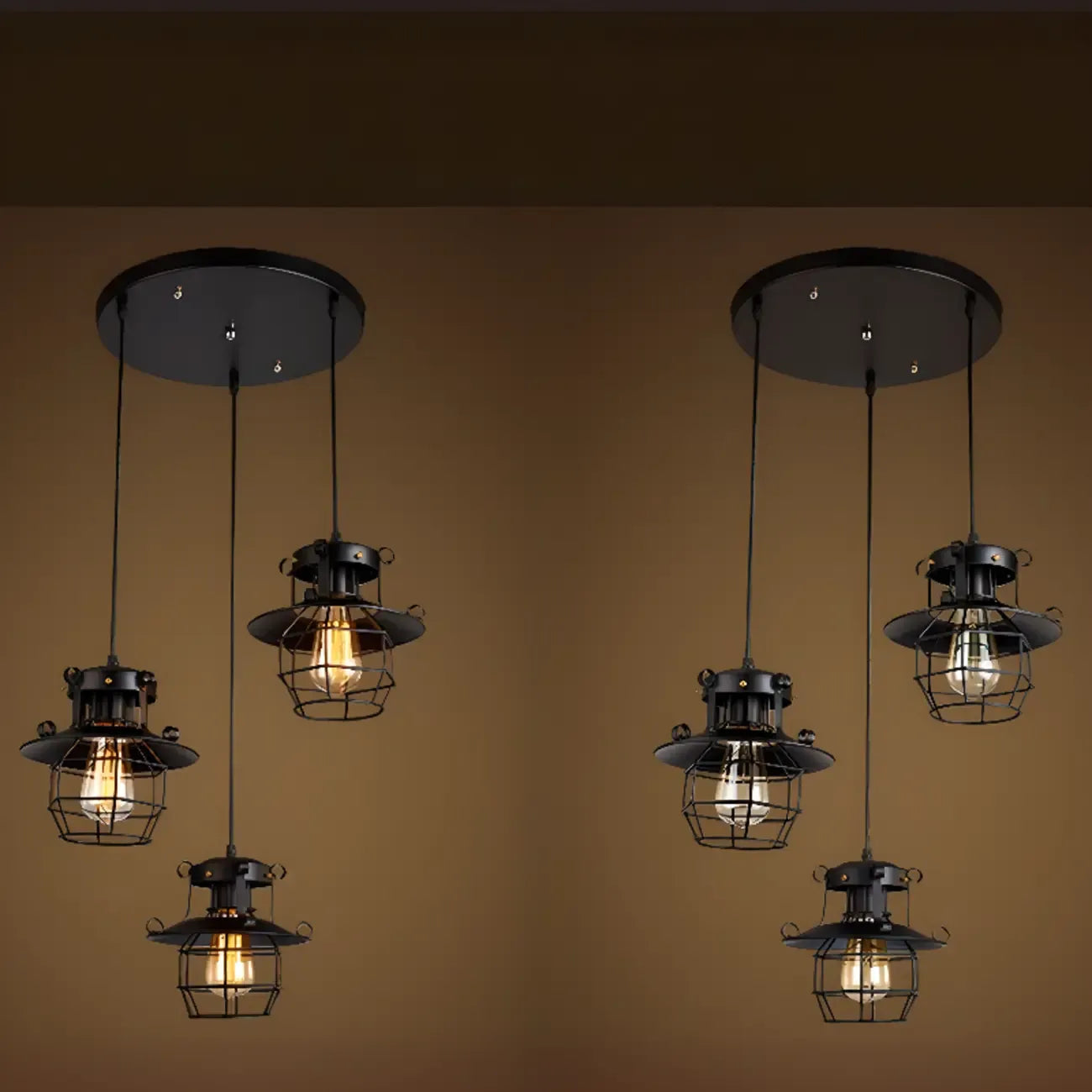 Suspension gothique en fer noir avec cage lumineuse