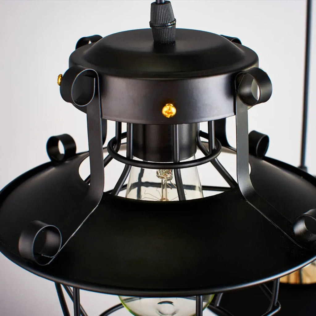 Suspension gothique en fer noir avec cage lumineuse