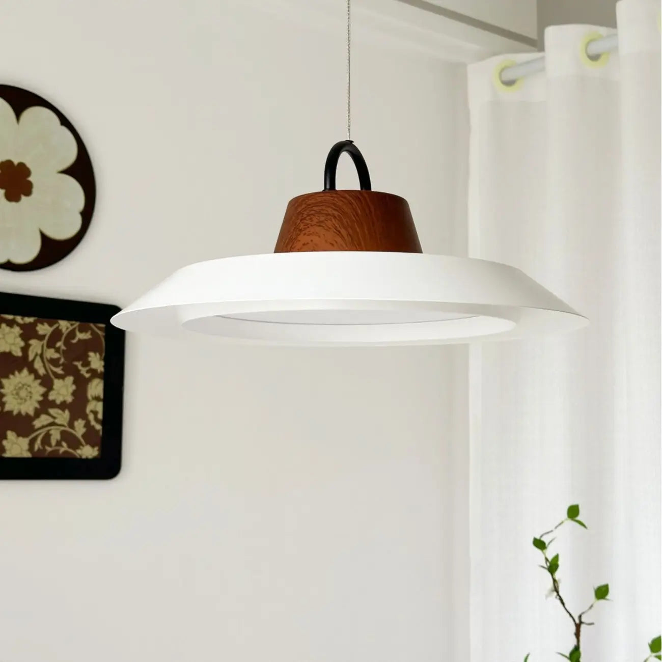 Suspension LED dimmable en métal blanc style grange et noyer