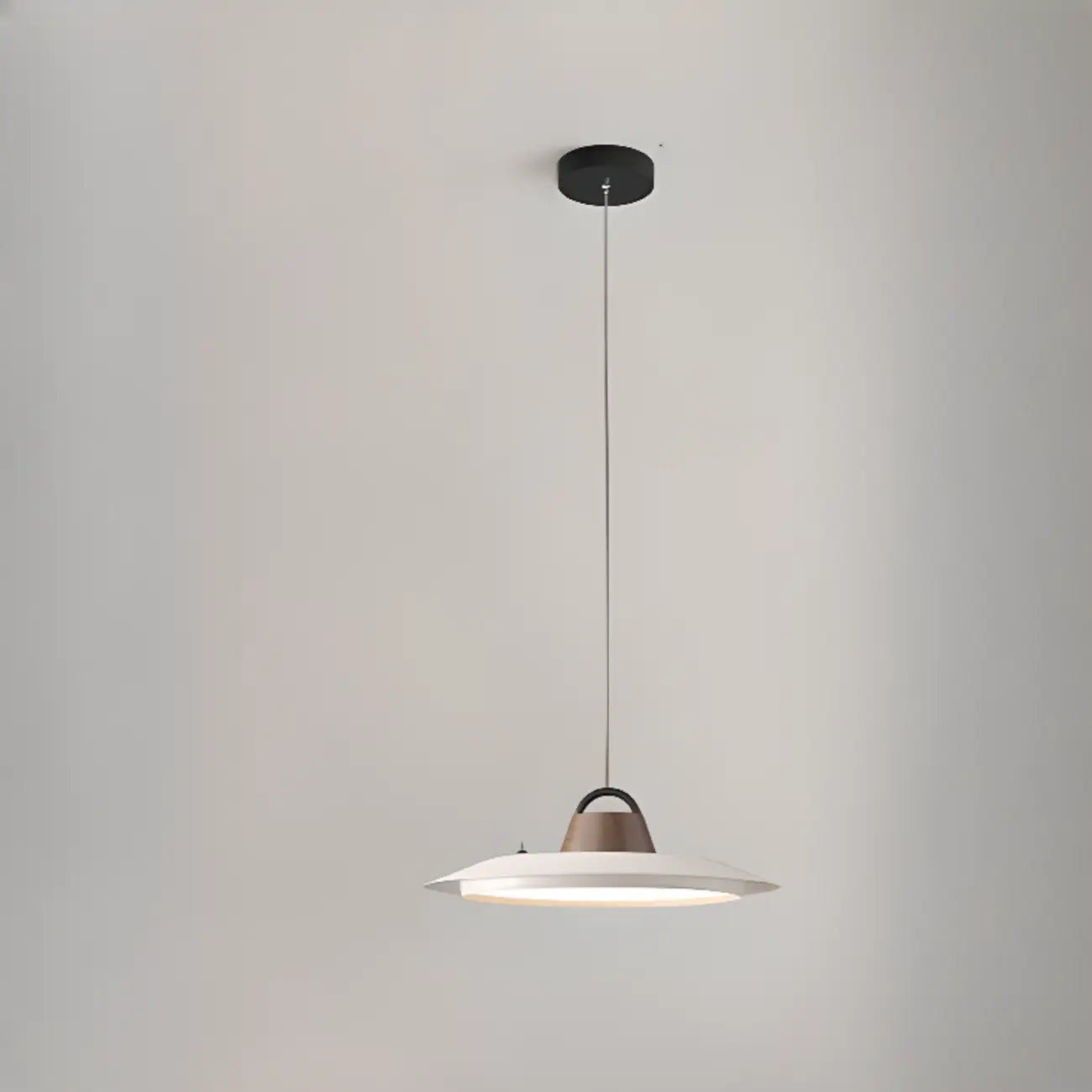 Suspension LED dimmable en métal blanc style grange et noyer