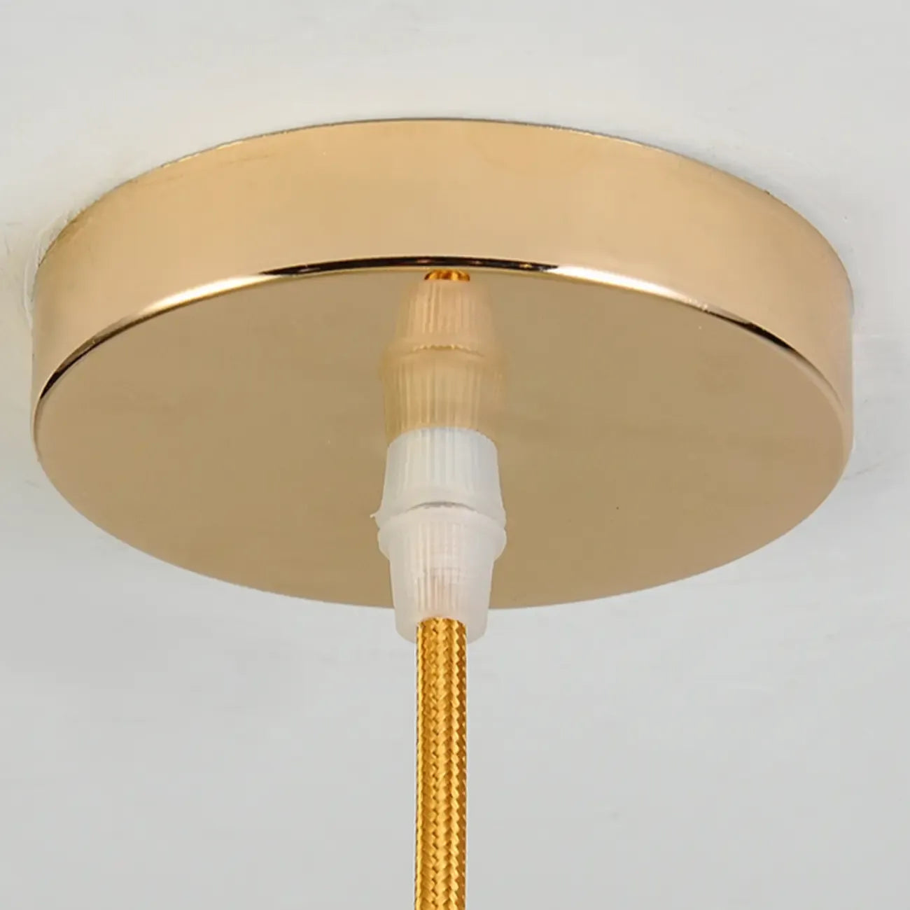 Lampadario a sospensione geometrico Art Déco in metallo dorato e cristallo