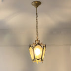 Suspension gothique en métal doré et verre dépoli pour couloir