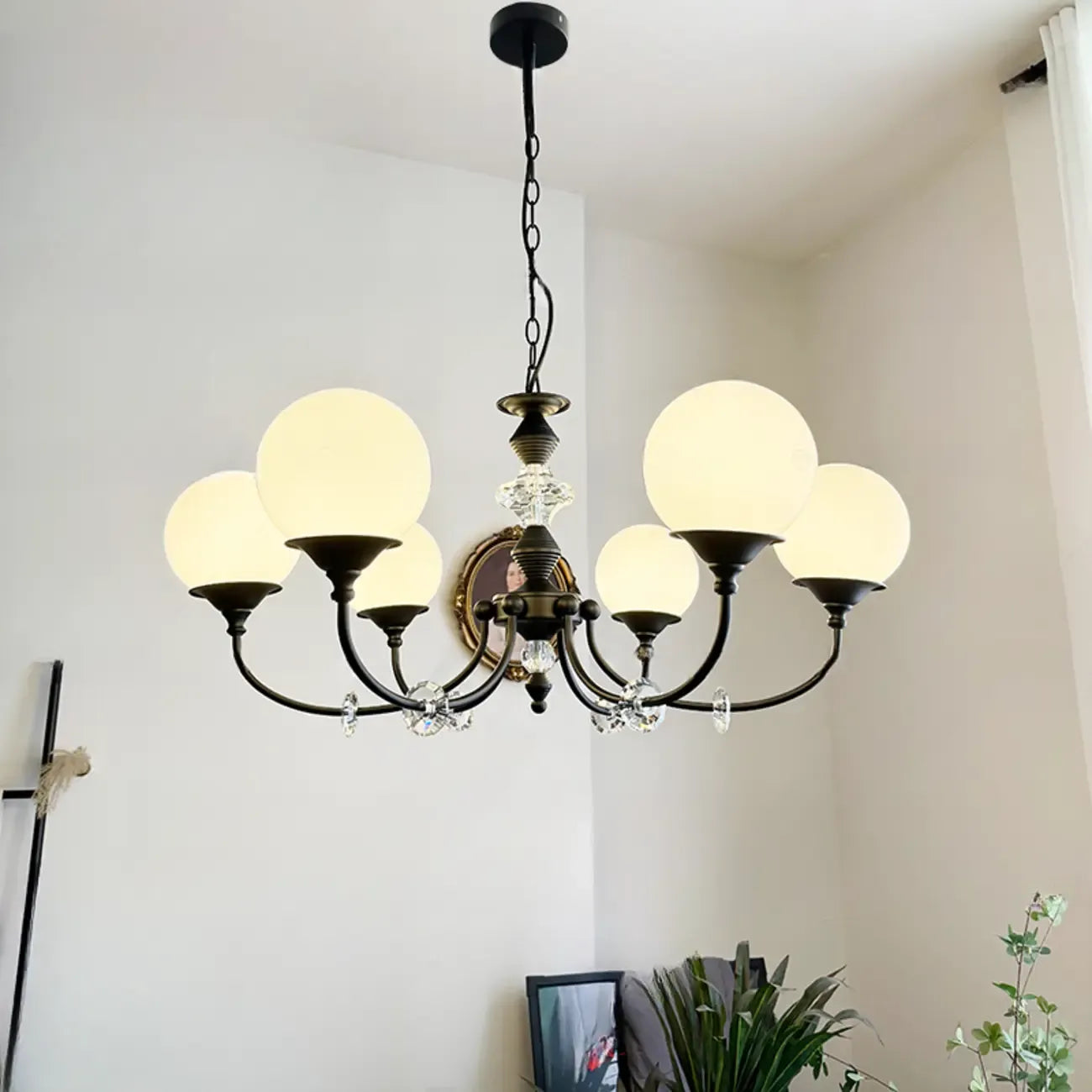 Lustre moderne à 6 lumières en verre noir avec accents de cristal