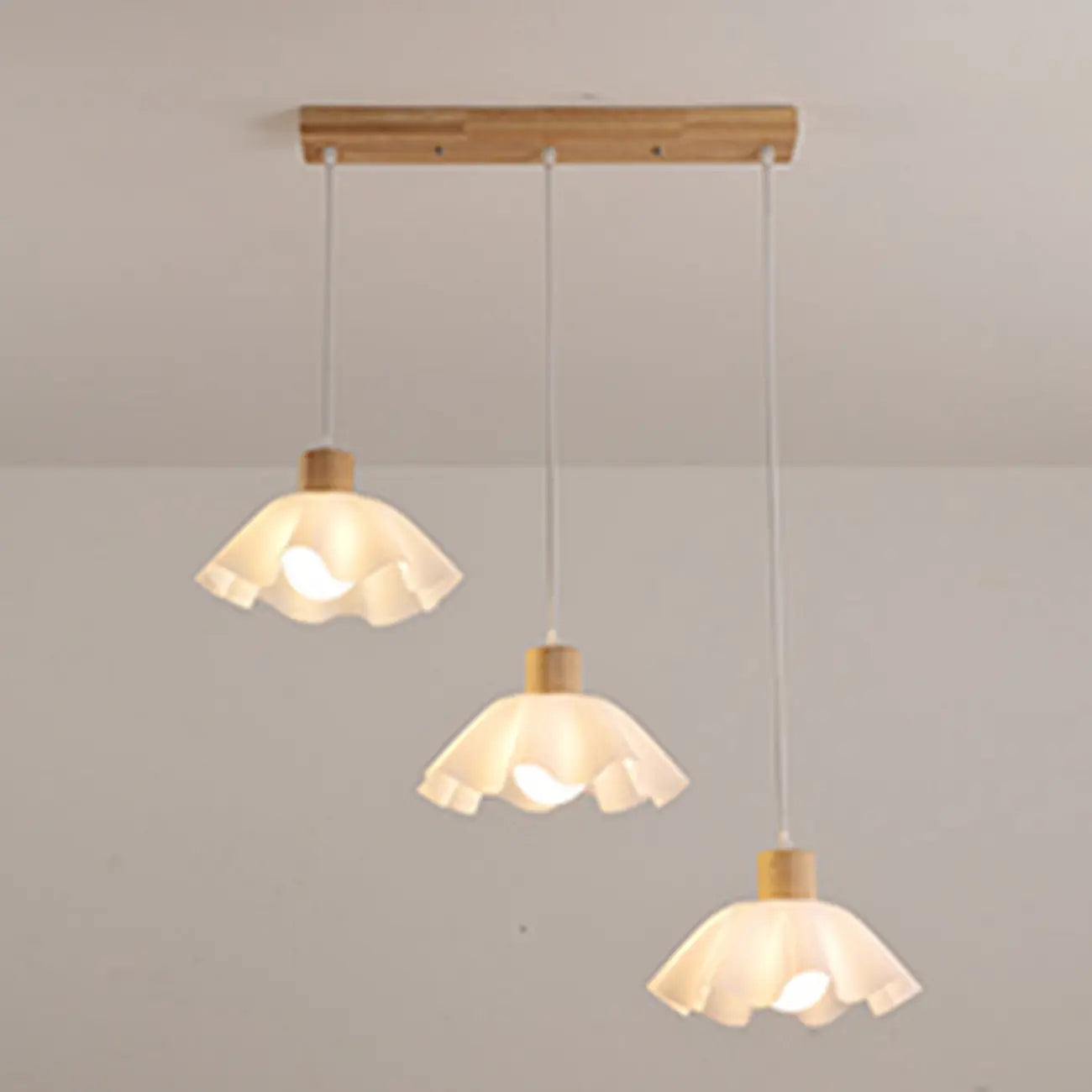 Suspension moderne à 3 lumières en bois et verre pour îlot de cuisine
