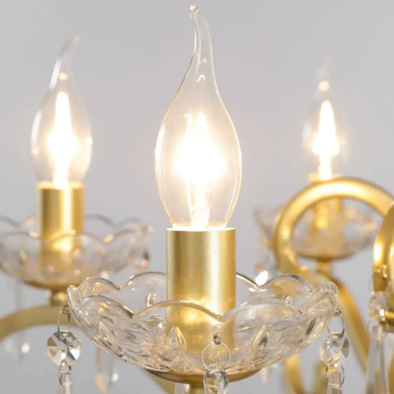 Lustre candélabre en cristal doré français
