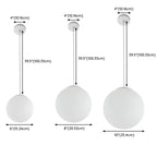 Suspension de cuisine minimaliste en verre blanc et métal argenté, globe