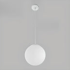 Suspension de cuisine minimaliste en verre blanc et métal argenté, globe