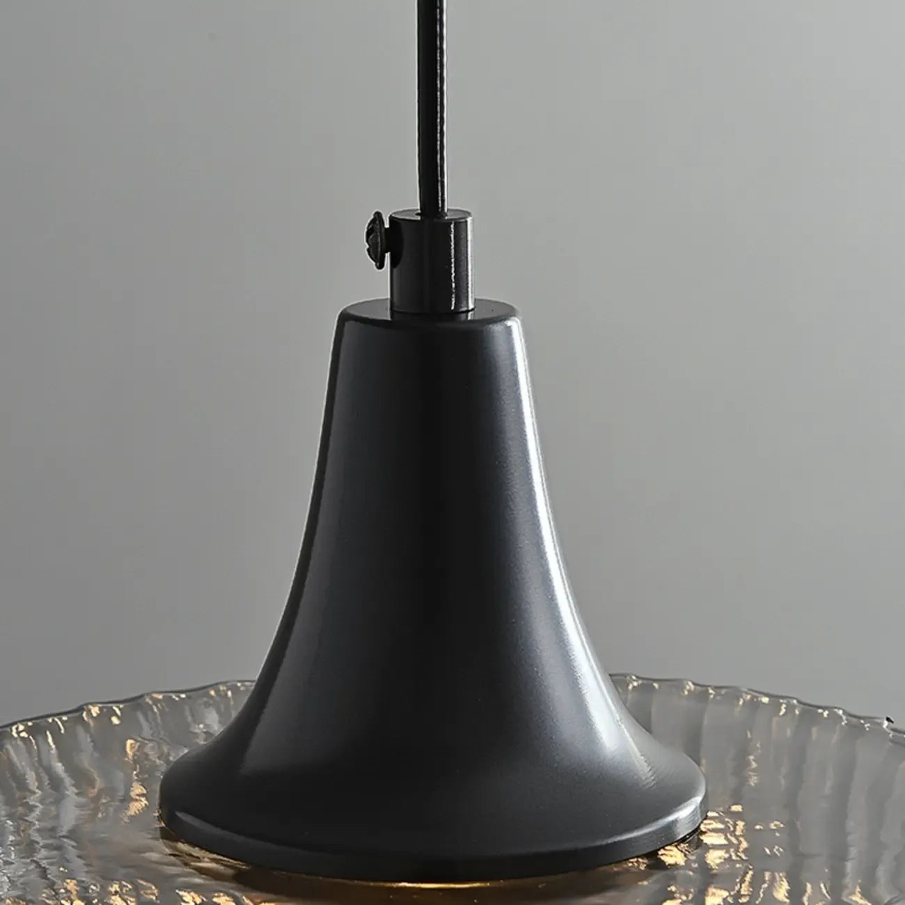 Suspension cylindrique en verre noir pour la décoration intérieure