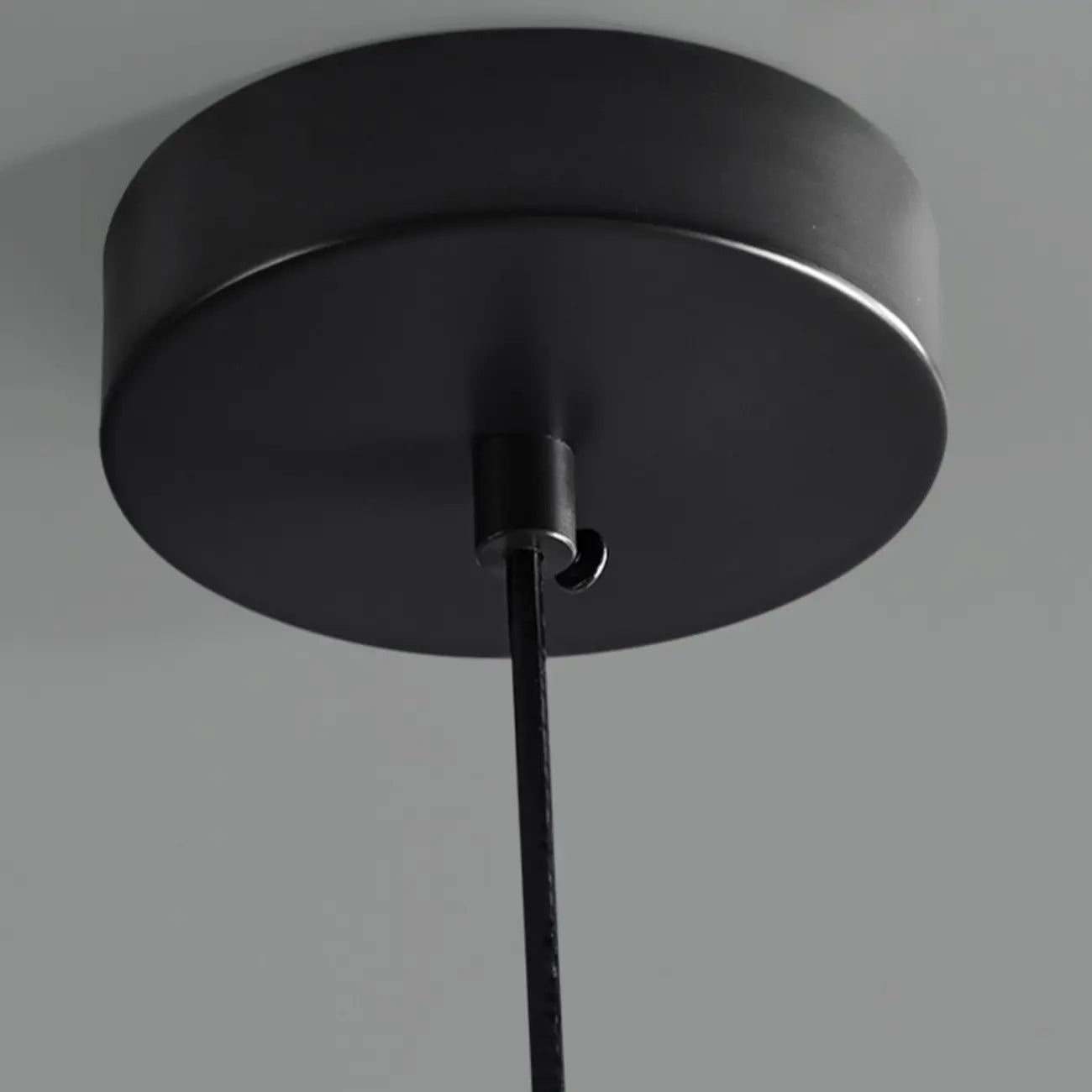 Suspension cylindrique en verre noir pour la décoration intérieure