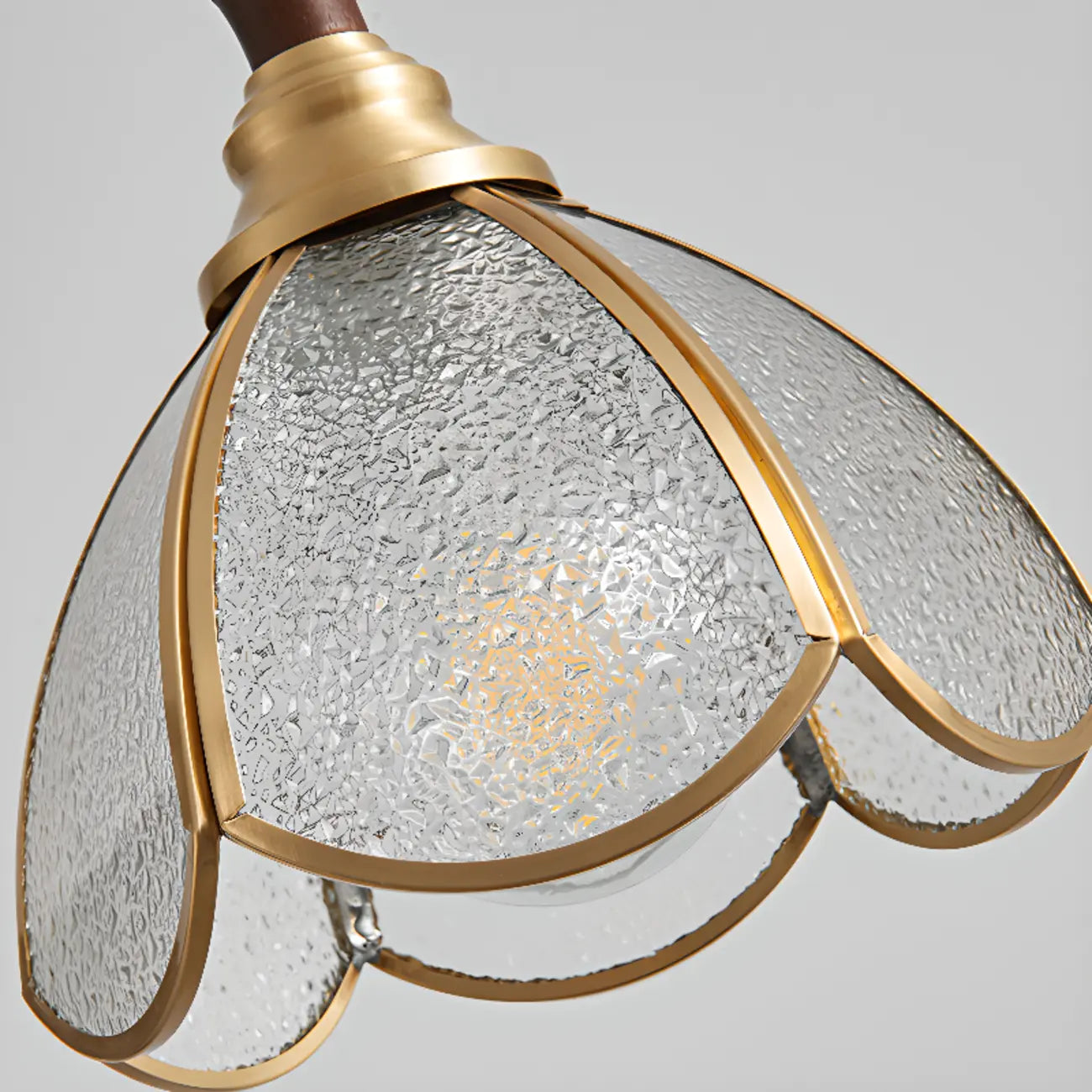 Lampada a sospensione a 3 luci in vetro ottone a forma di fiore per sala da pranzo