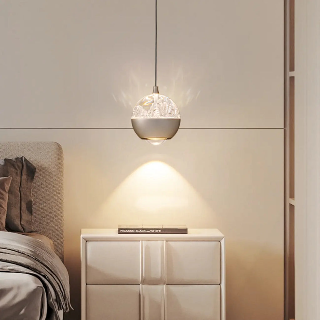 Suspension moderne en métal transparent avec globe lumineux réglable pour chambre à coucher