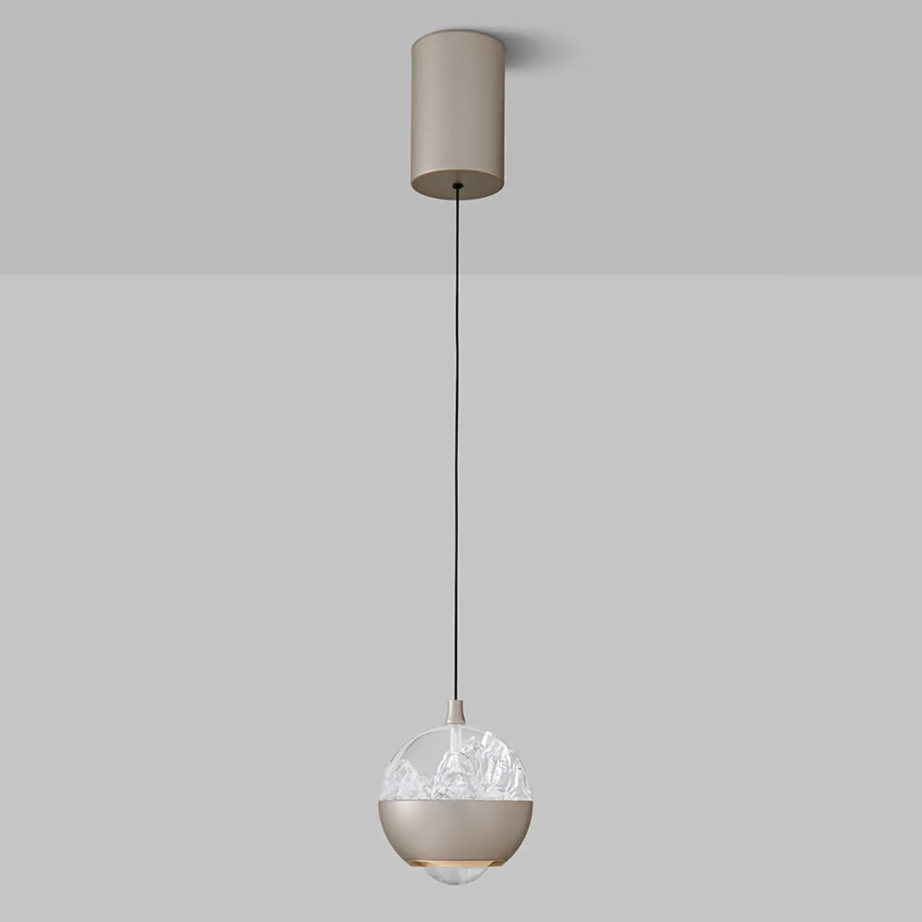 Suspension moderne en métal transparent avec globe lumineux réglable pour chambre à coucher