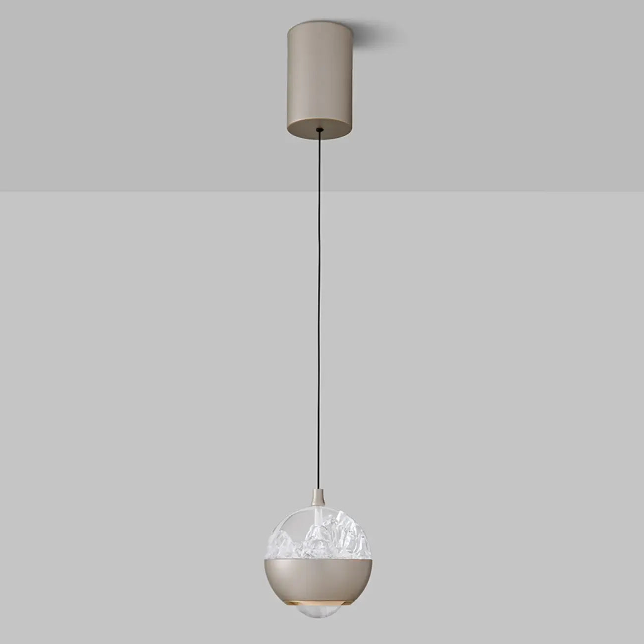 Suspension moderne en métal transparent avec globe lumineux réglable pour chambre à coucher