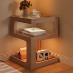 Table de chevet ouverte en bois d'hévéa avec plateau en verre cubique et éclairage intégré