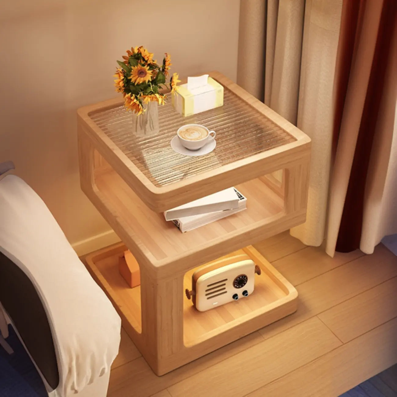 Table de chevet ouverte en bois d'hévéa avec plateau en verre cubique et éclairage intégré