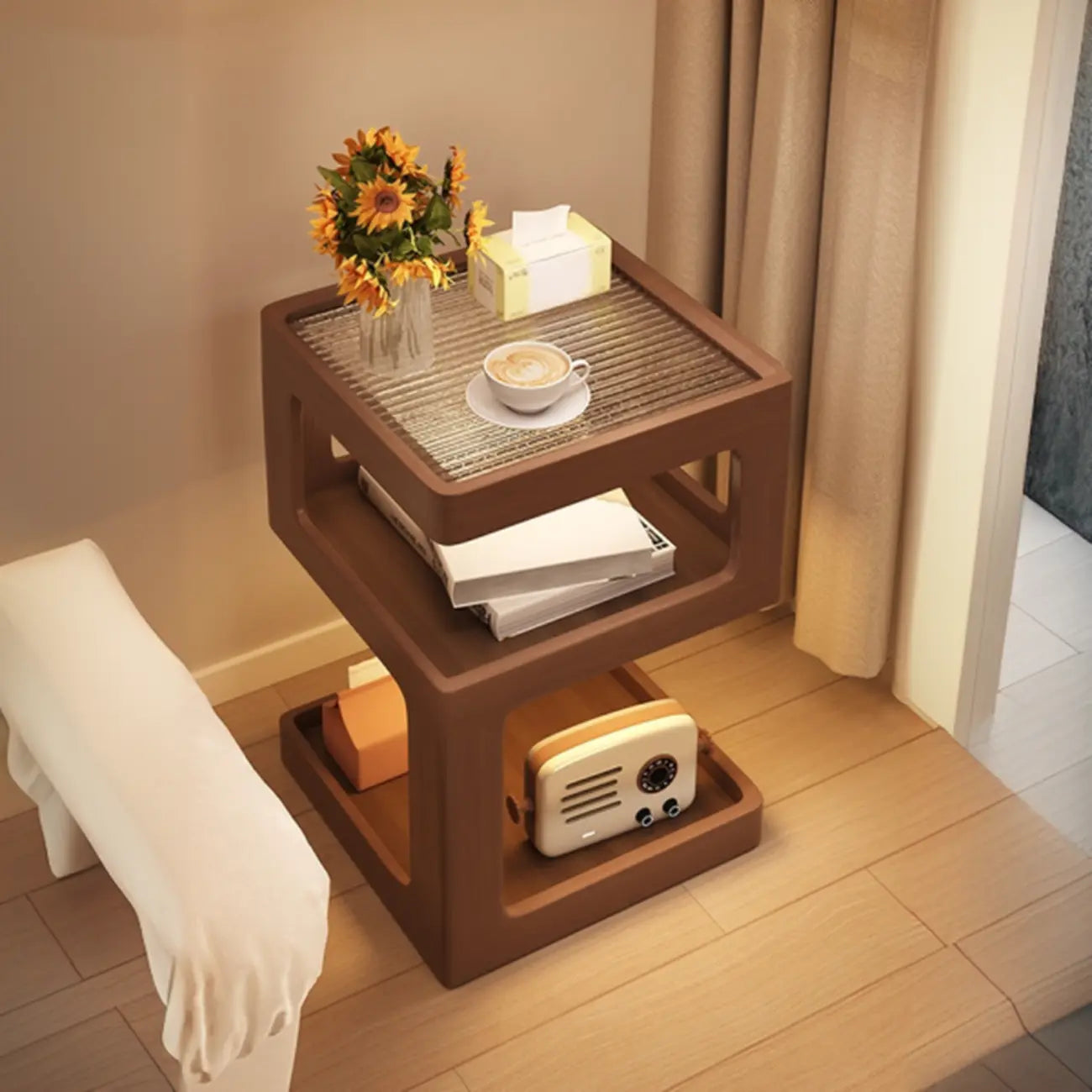 Table de chevet ouverte en bois d'hévéa avec plateau en verre cubique et éclairage intégré