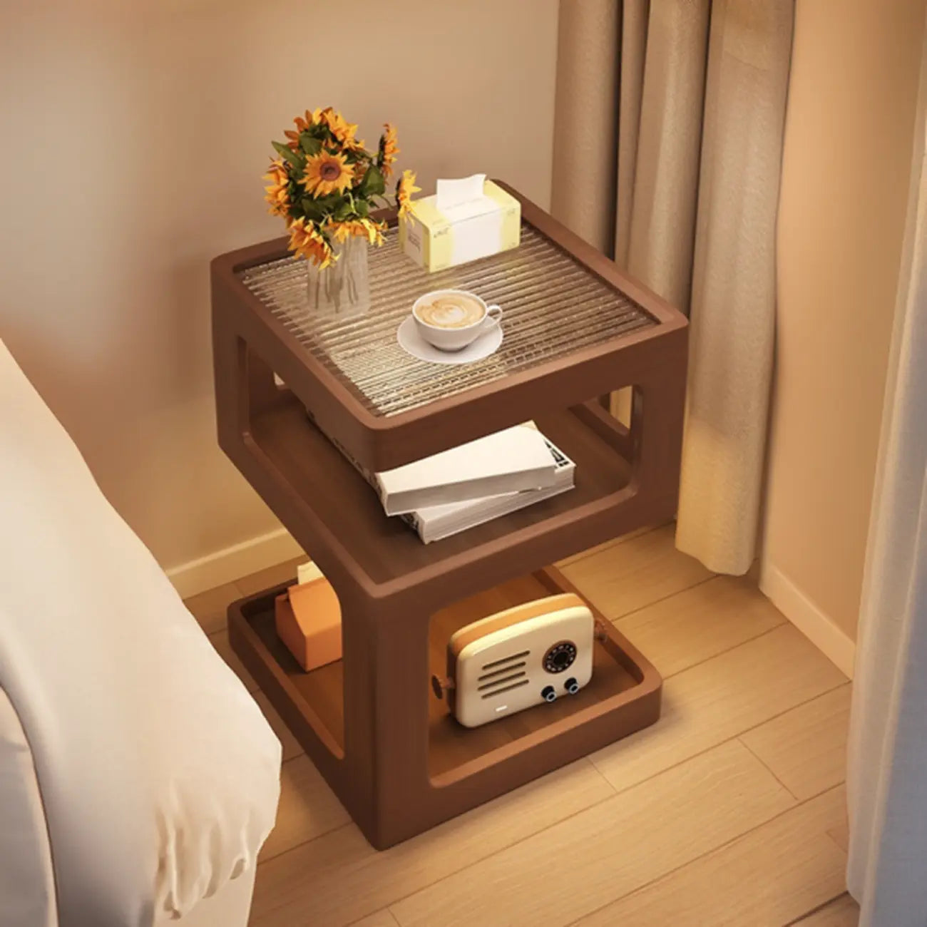 Table de chevet ouverte en bois d'hévéa avec plateau en verre cubique et éclairage intégré