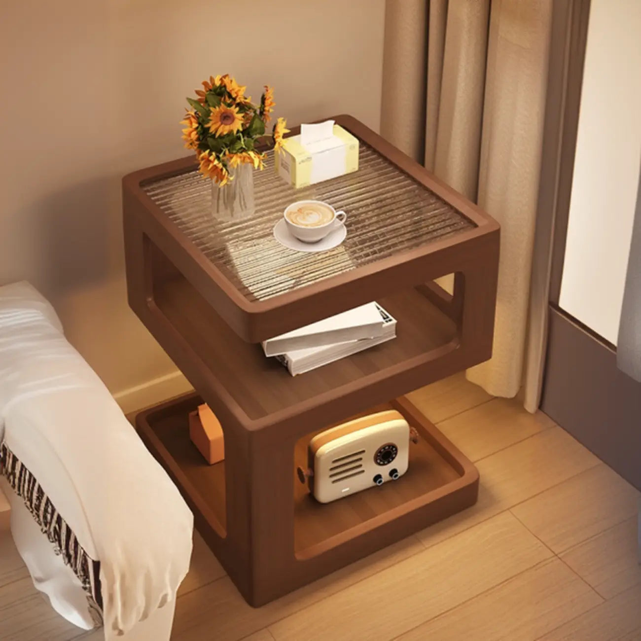 Table de chevet ouverte en bois d'hévéa avec plateau en verre cubique et éclairage intégré