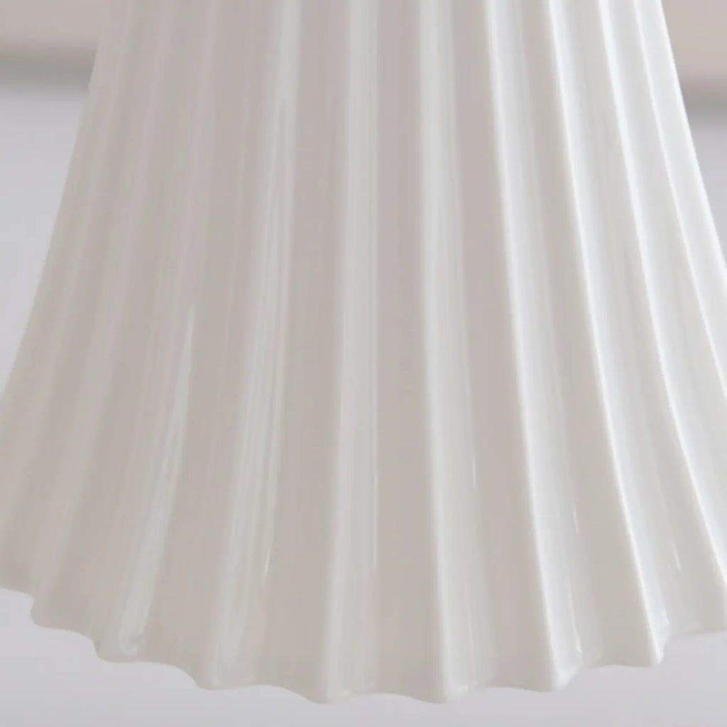 Lustre classique vintage en chrome et céramique blanche