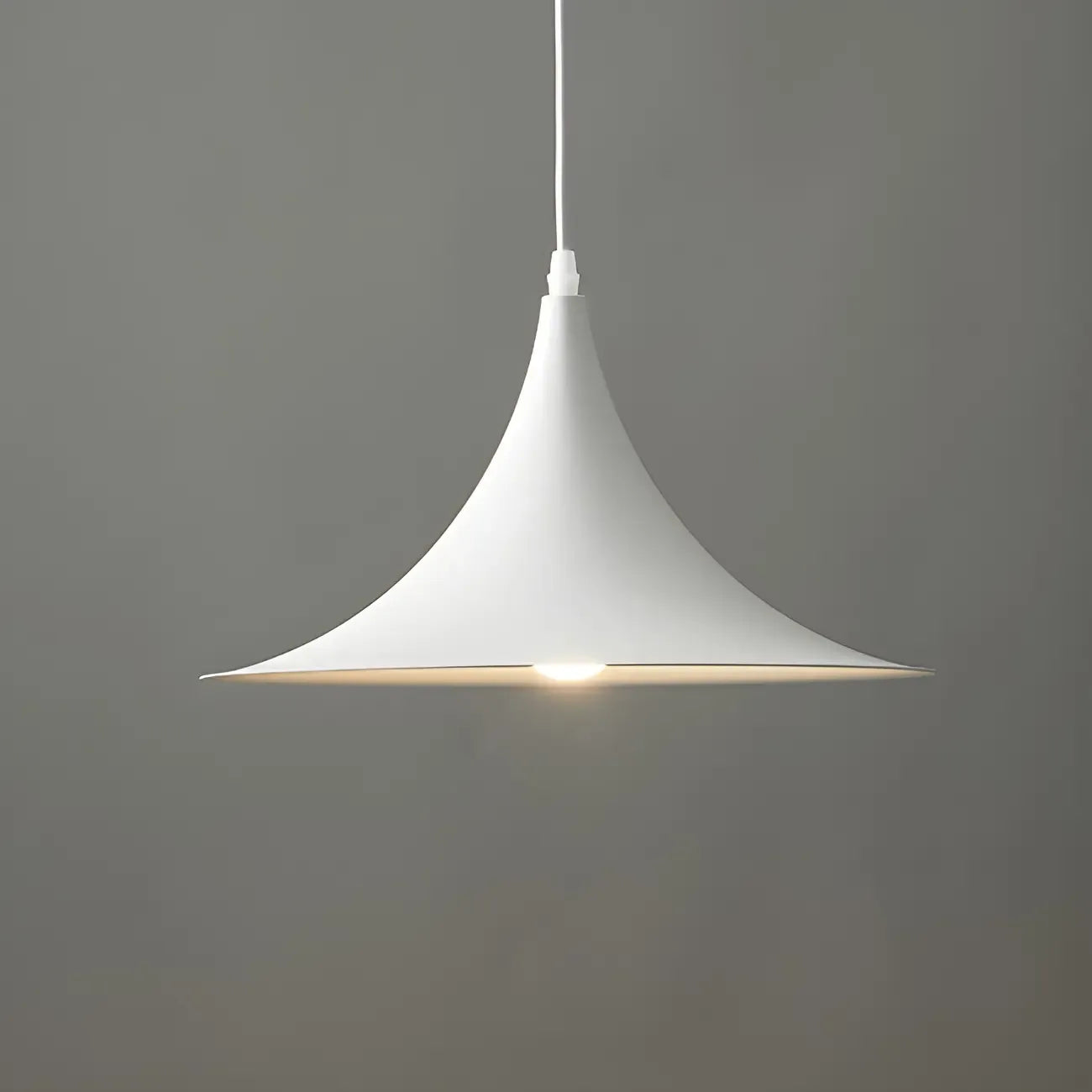Suspension moderne à deux lumières en fer noir en forme de trompette pour îlot de cuisine