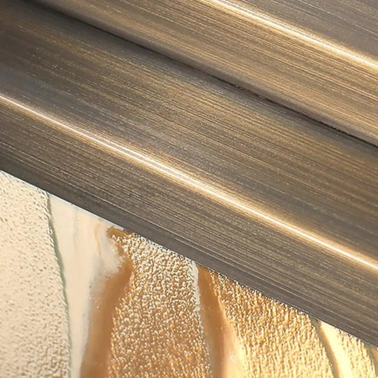 Élégants lampadaires solaires carrés en bronze ondulé pour l'extérieur