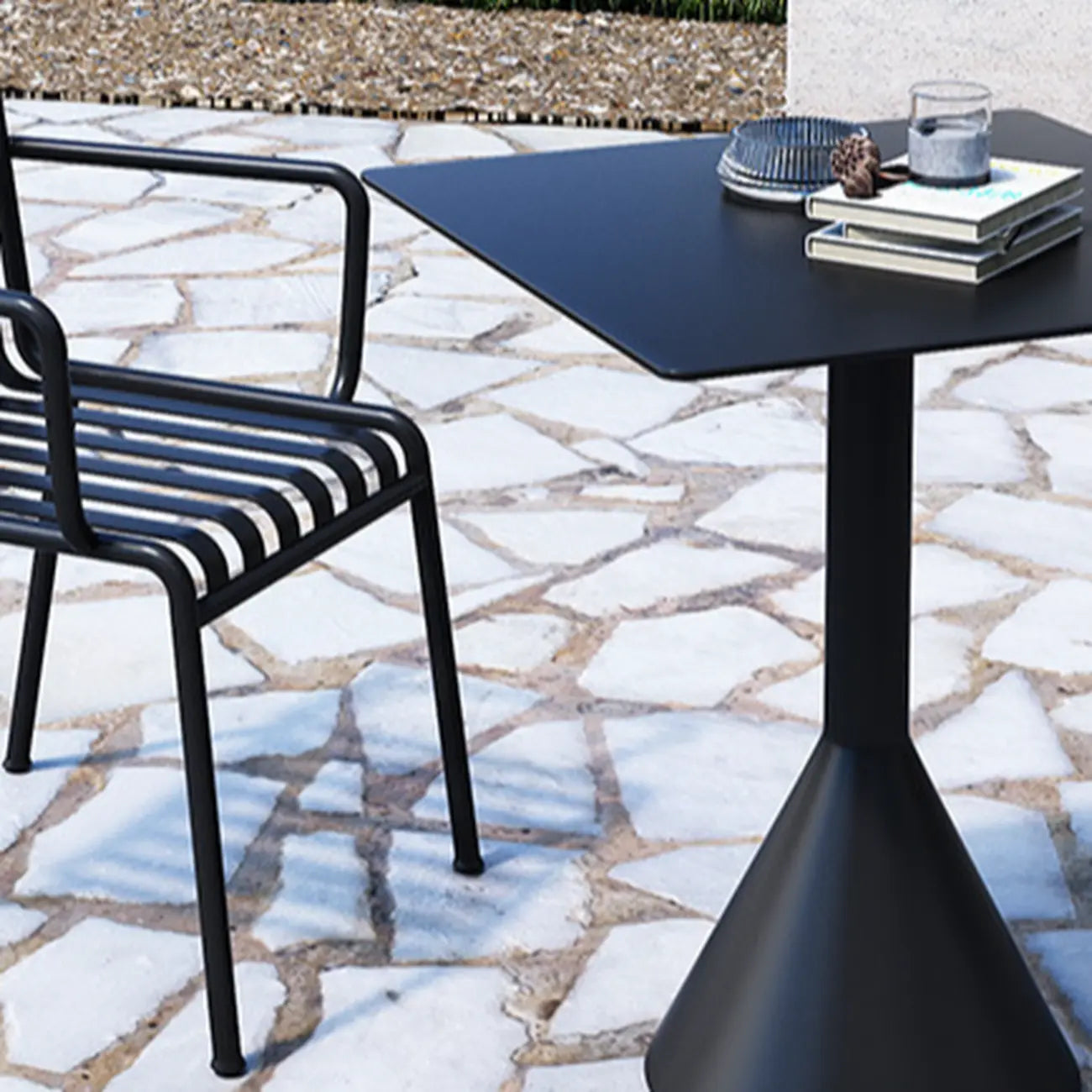 Table de bar minimaliste en métal noir, petite table d'extérieur