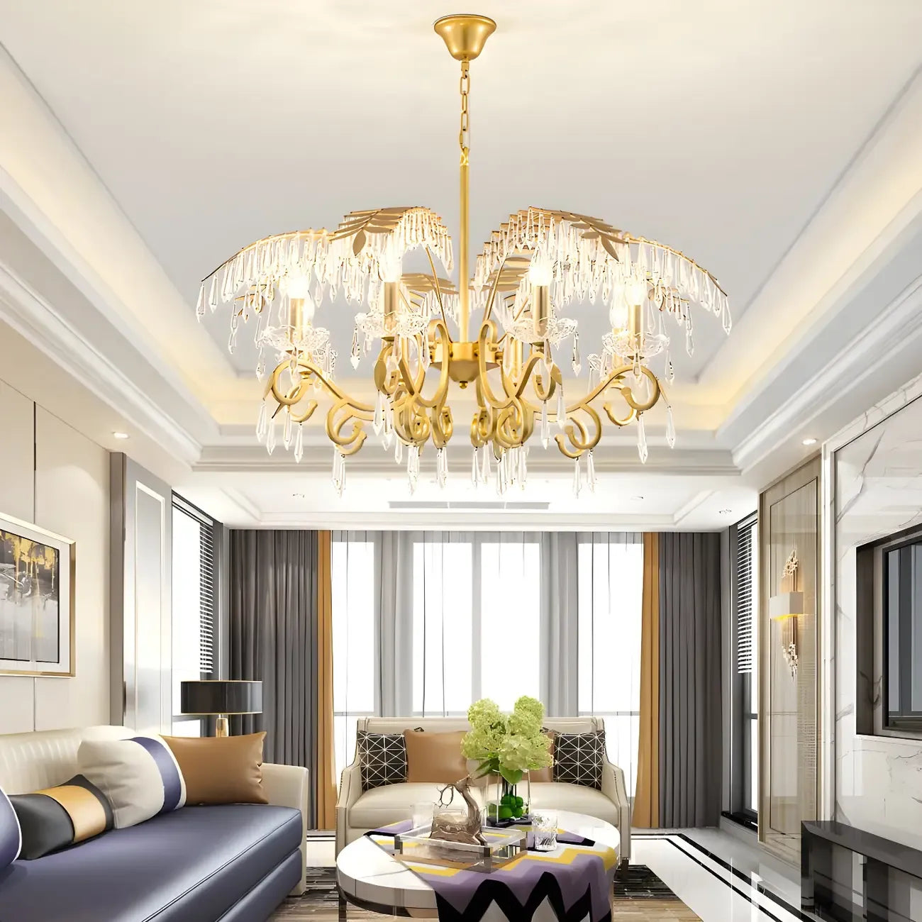 Luxueux lustre incurvé à feuilles dorées et cristaux