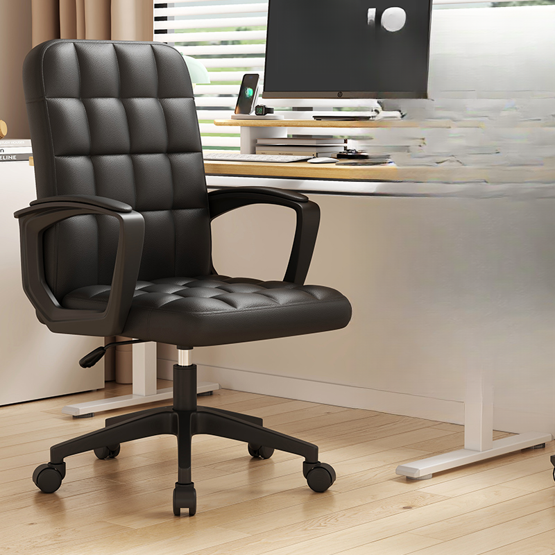 Chaise de bureau pivotante réglable moderne en similicuir noir