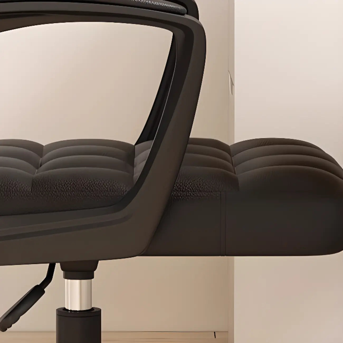 Chaise de bureau pivotante réglable moderne en similicuir noir