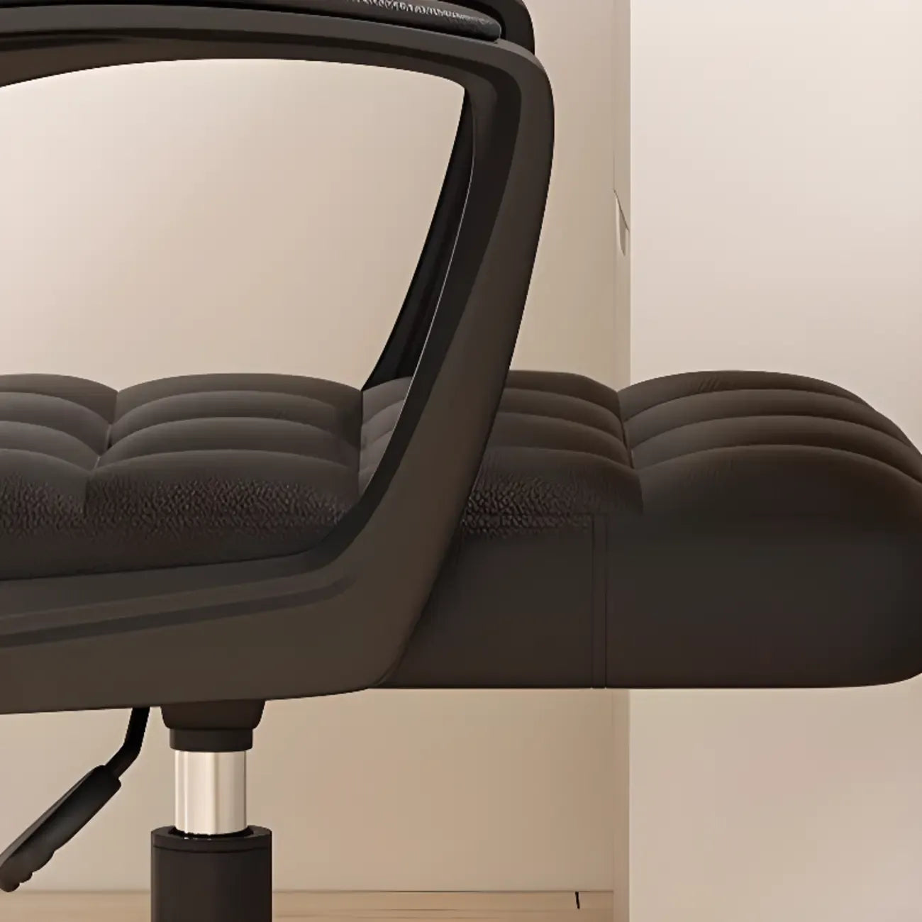 Chaise de bureau pivotante réglable moderne en similicuir noir