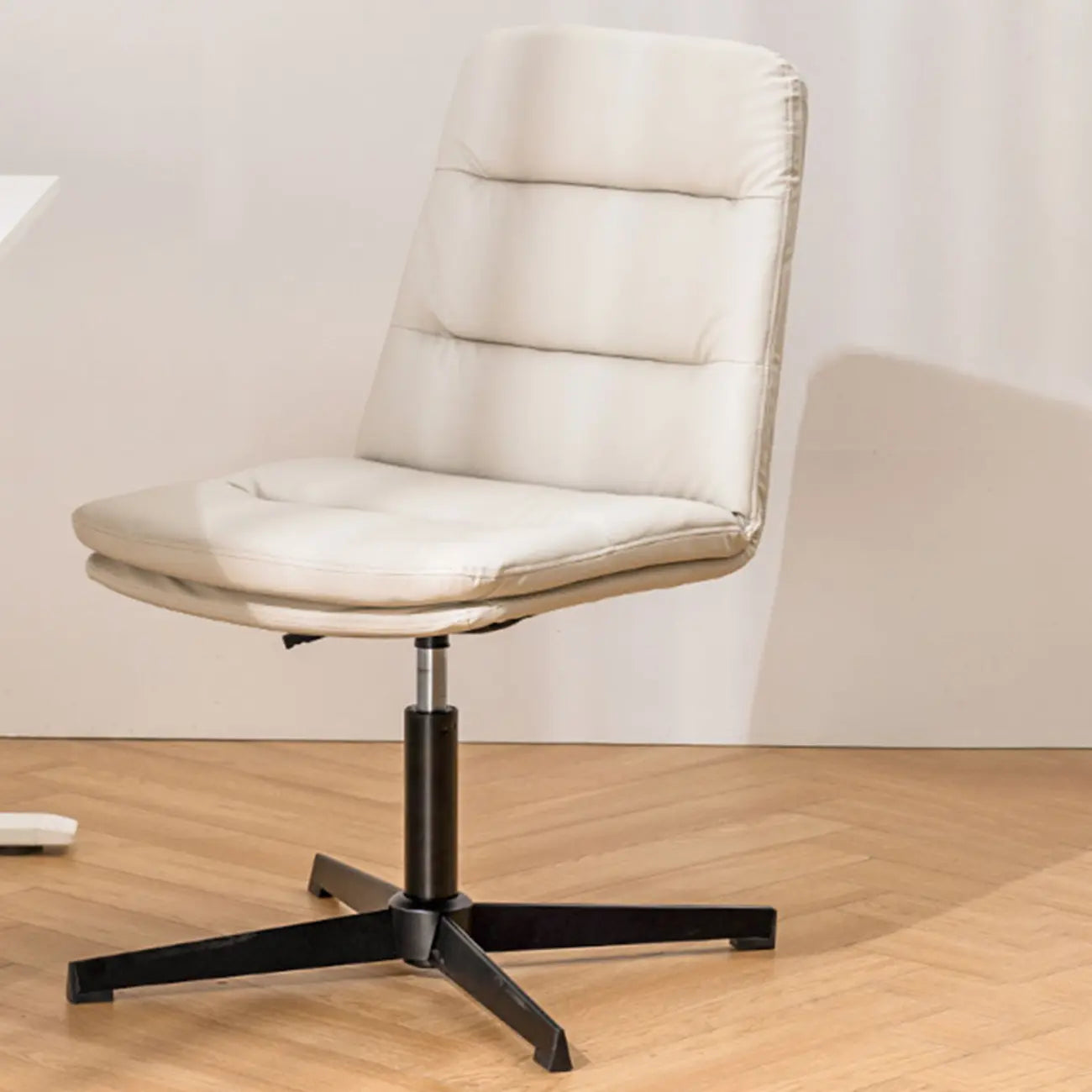 Fauteuil de bureau pivotant ergonomique élégant en cuir blanc