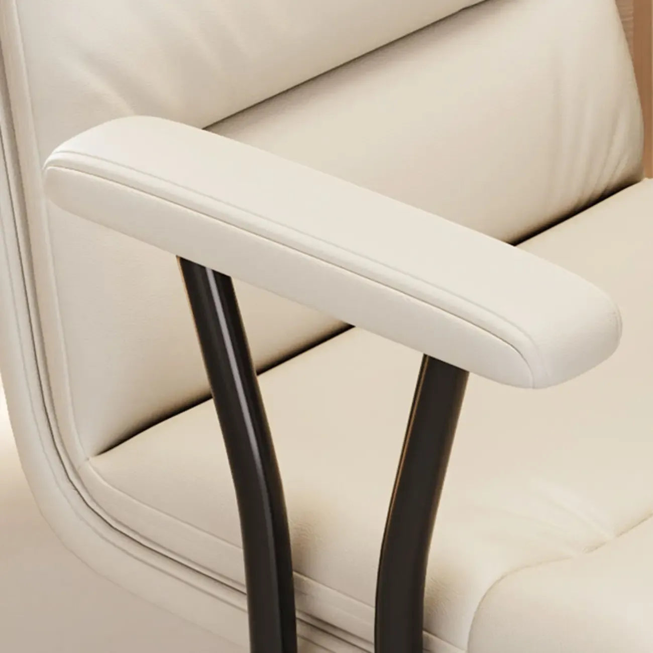 Fauteuil de bureau pivotant ergonomique élégant en cuir blanc