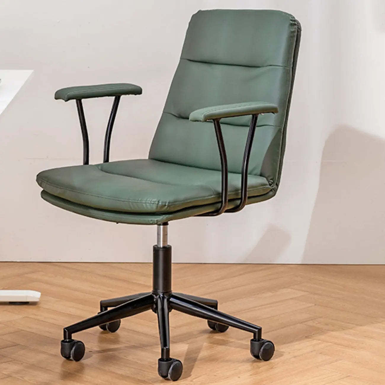 Fauteuil de bureau pivotant ergonomique élégant en cuir blanc