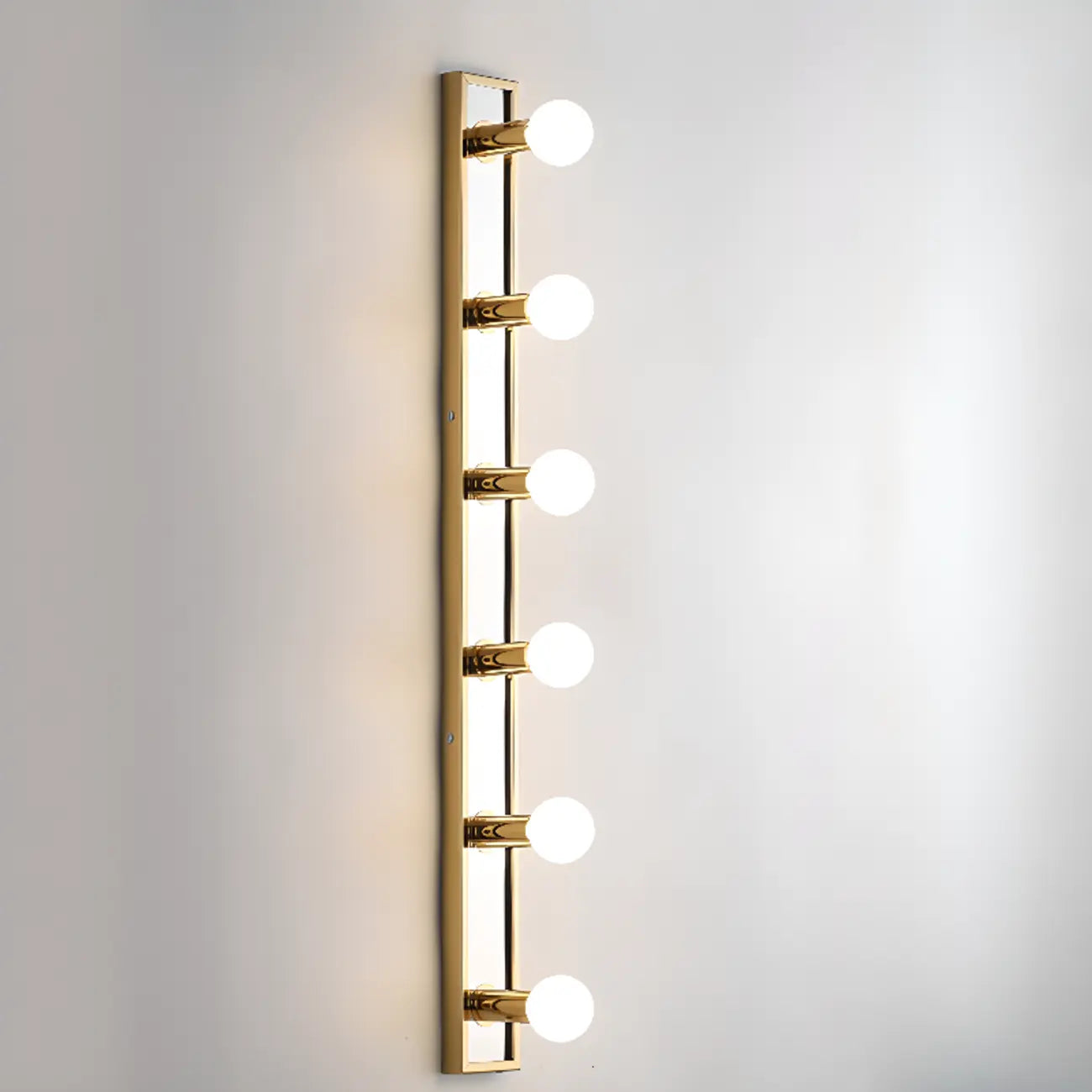 Luminaire de salle de bain moderne en acier doré à plusieurs ampoules