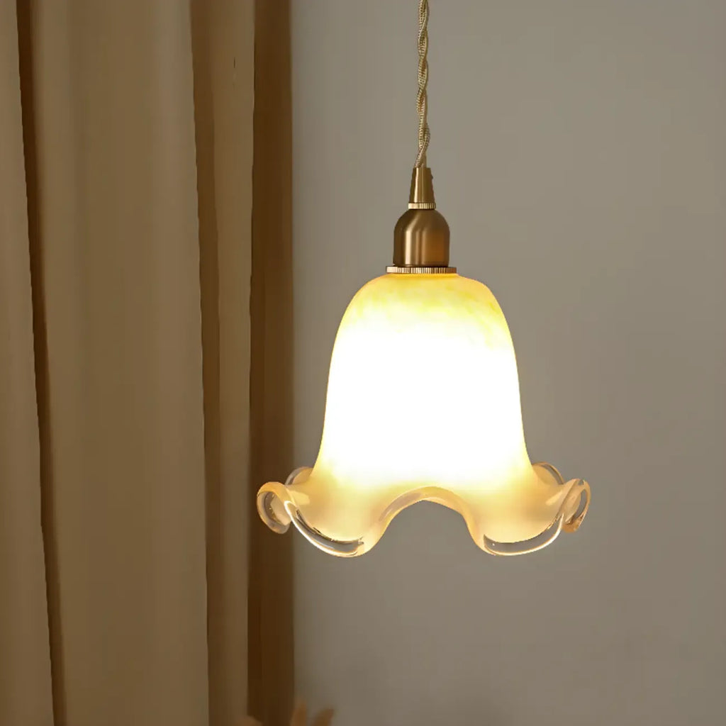 Suspension moderne en verre doré en forme de fleur