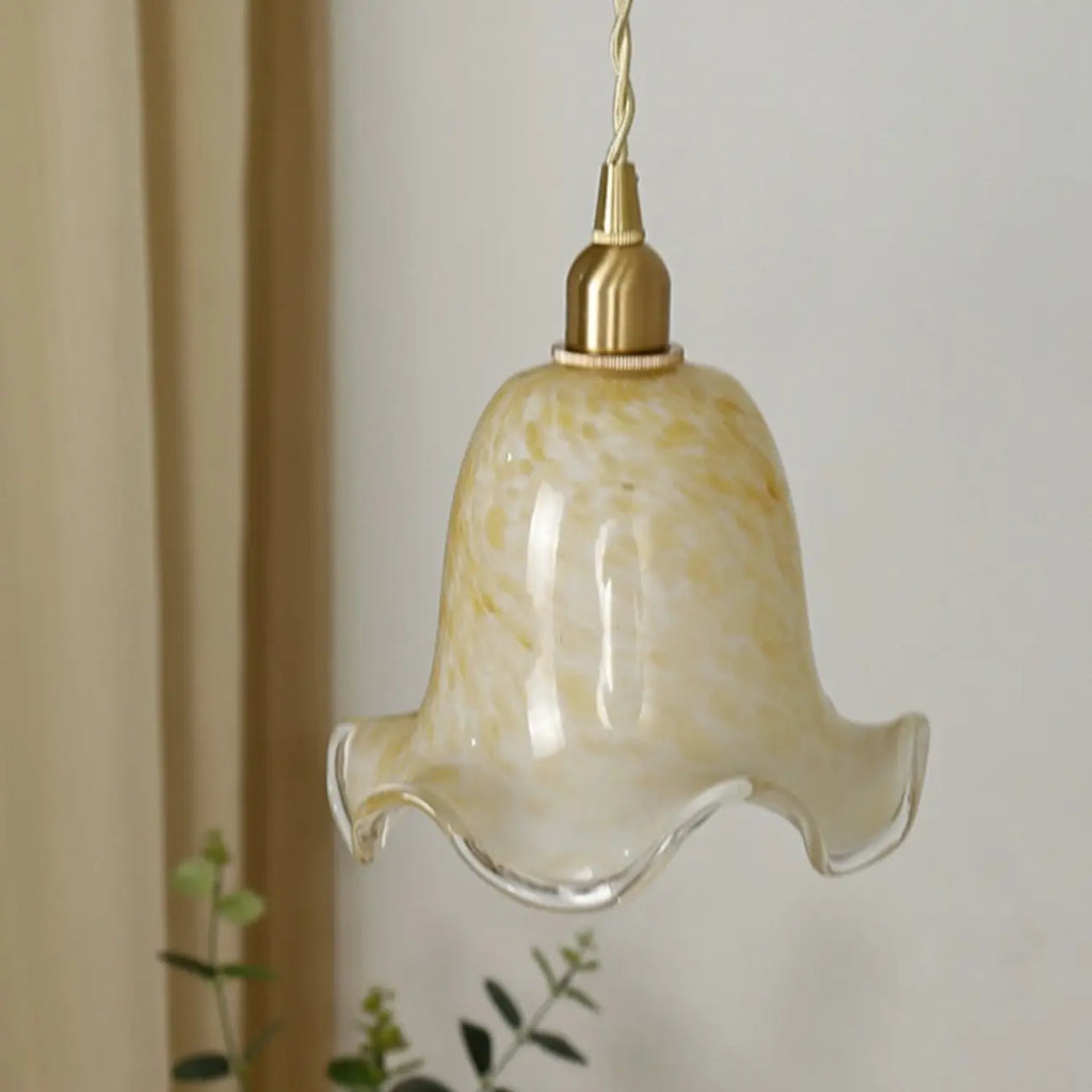 Suspension moderne en verre doré en forme de fleur