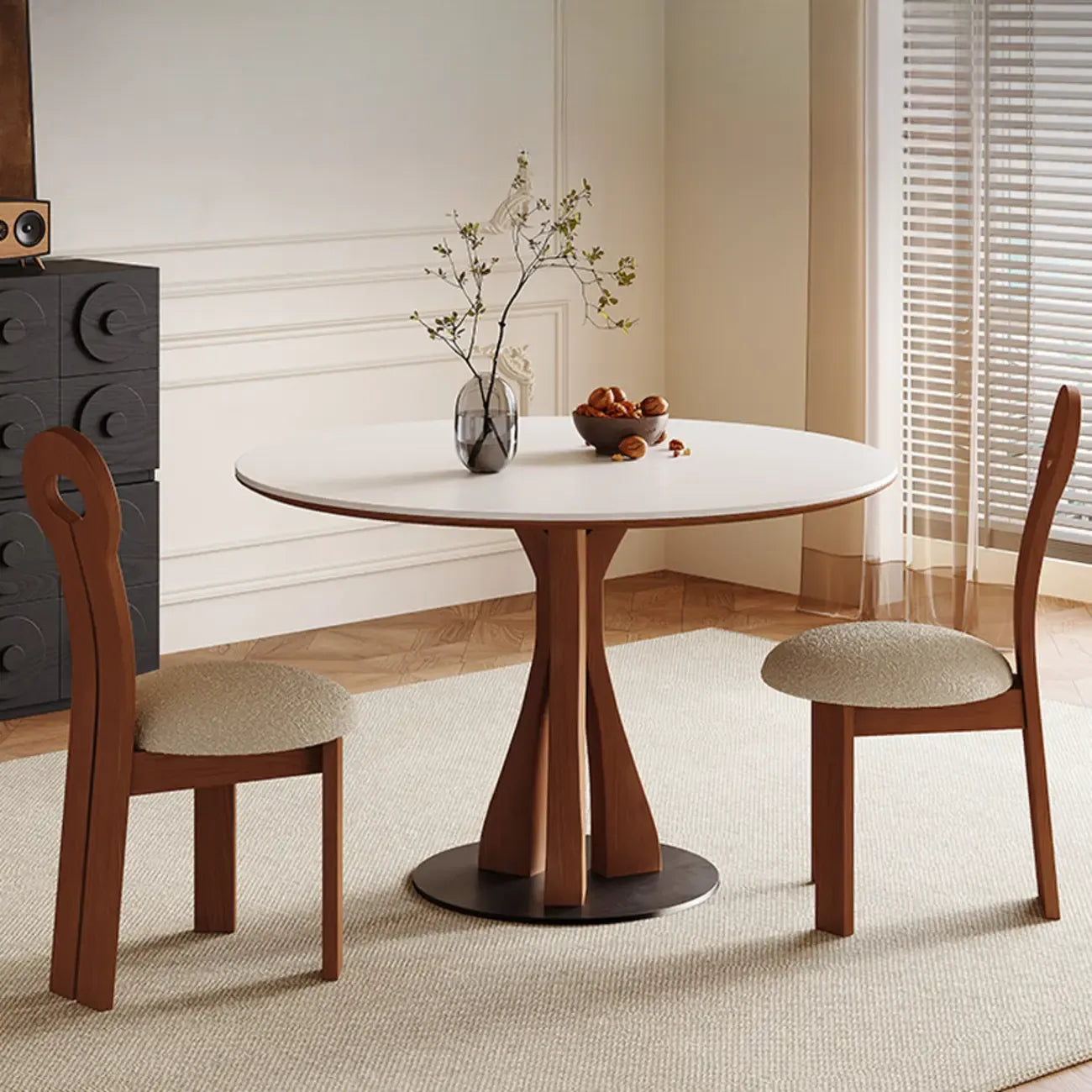 Table de salle à manger ronde en bois brun et pierre blanche de style moderne du milieu du siècle